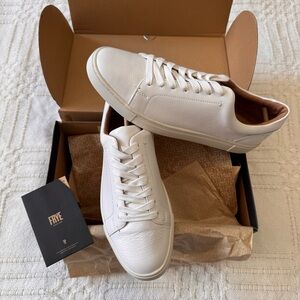 NWT Frye White Ivy Low Lace Men’s shoes in size 10M